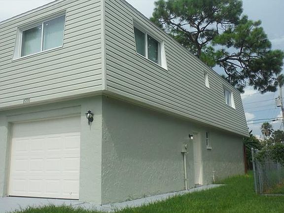 2nd image of 15730 Sea Pines Dr