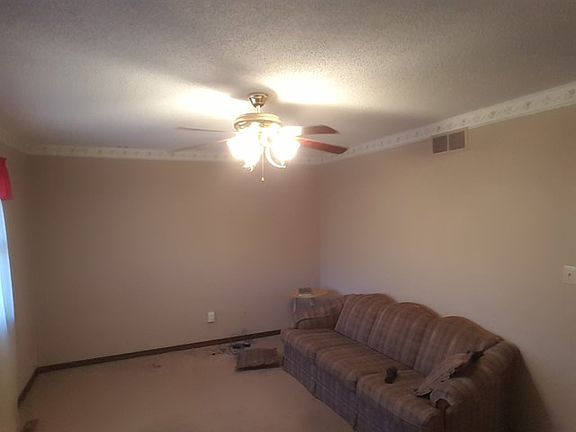 4th image of 700 N Carbon St