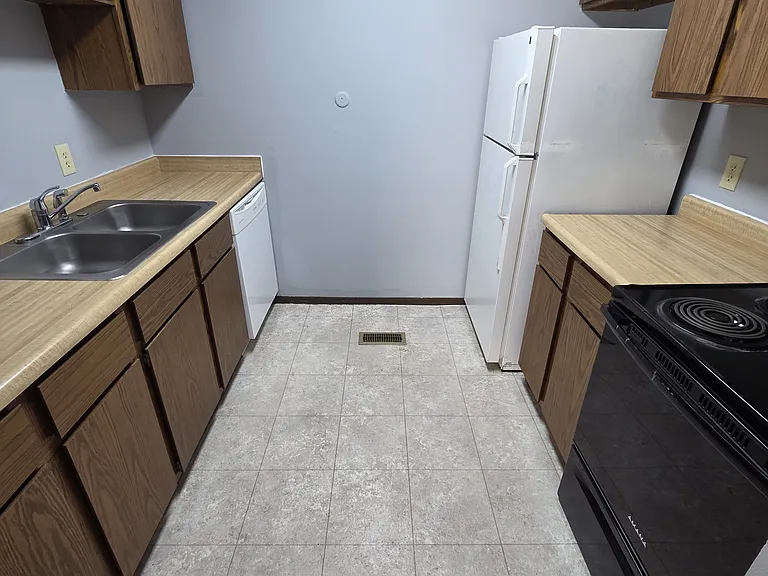 1172 Redbluff Dr #C — Photo 17