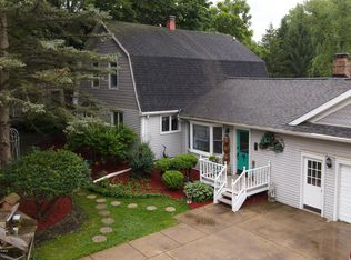 13460 Wacousta Rd, Grand Ledge, MI 48837