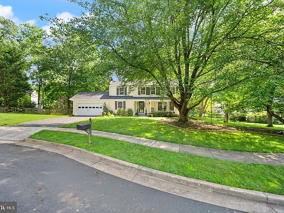 2nd image of 2655 Petersborough St