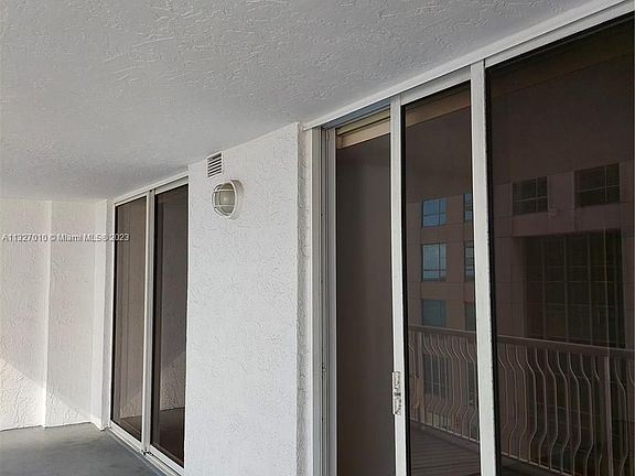 3rd image of 1200 Brickell Bay Dr APT 1918