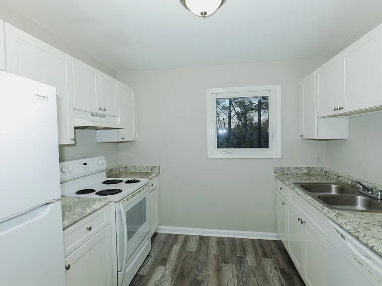 166 Anderson Ave NW #B04 — Photo 8