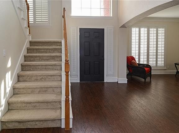 3rd image of 9021 Riverchase Dr
