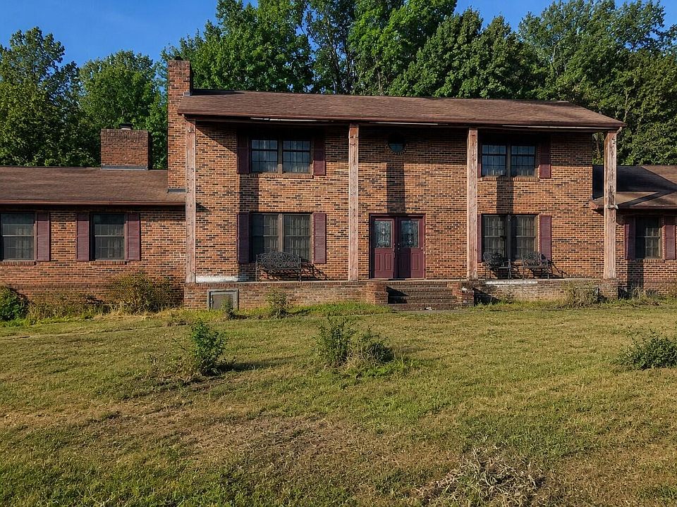 1st image of 126 Walnut Dr SE