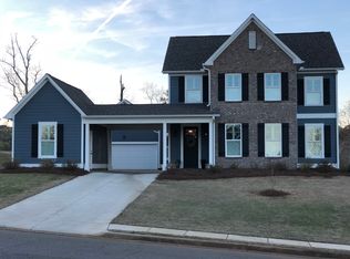 450 Lake Ridge Dr, Trussville, AL 35173