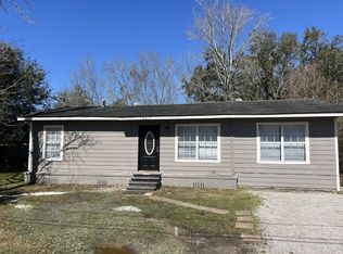 5319 Gregory St, Moss Point, MS 39563