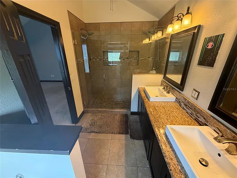 9828 Bubbling Brook Ct — Photo 12