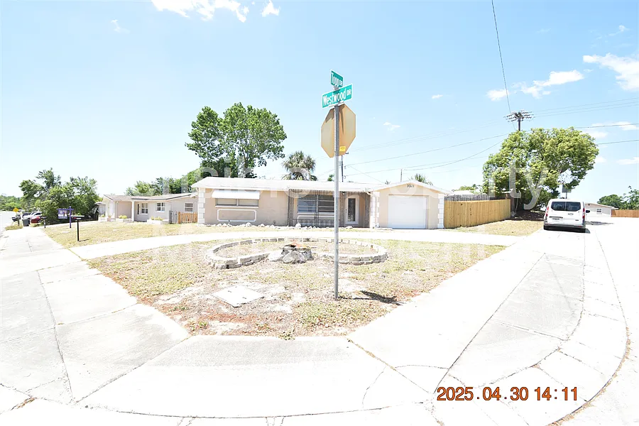 3 bed, 1385 sqft, $1,600 — Photo 2