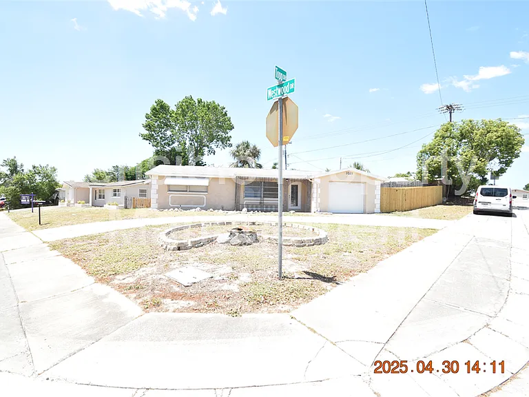 3221 Topp Dr — Photo 2