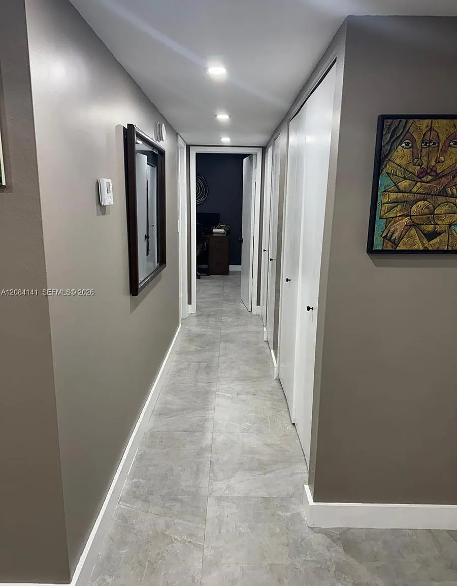 Bahia Vista Condo — Photo 3