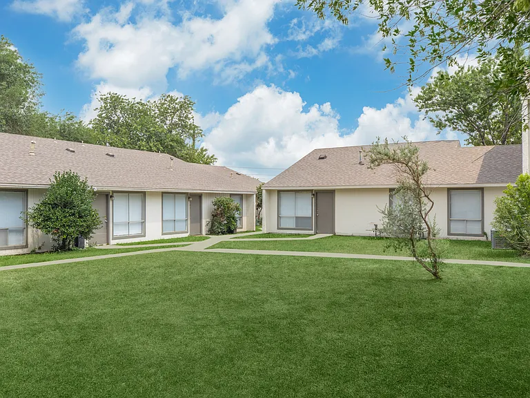 Country Oaks Apartments — Photo 17
