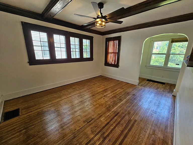 116 W High Ter — Photo 3