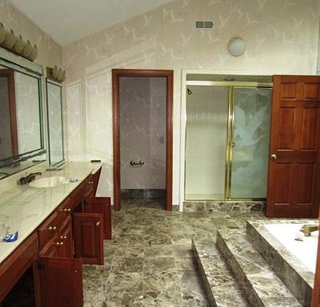 4th image of 22279 Reynolds Dr