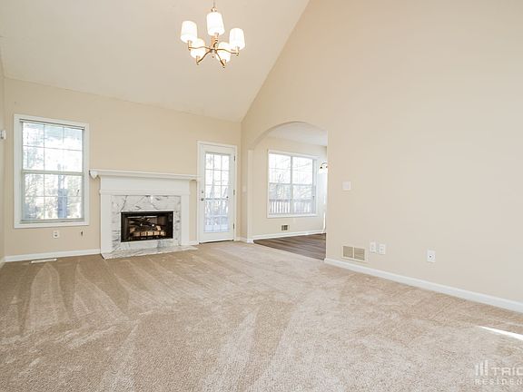2nd image of 3010 Oak Meadow Dr