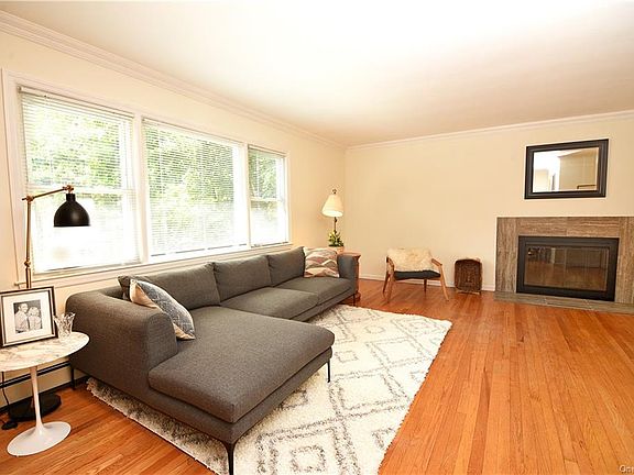 4th image of 5 Grandview Dr