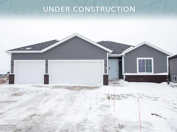 303 Lionheart Dr, Horace, ND 58047