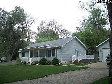 3rd image of 2417 S Oak Knoll Dr