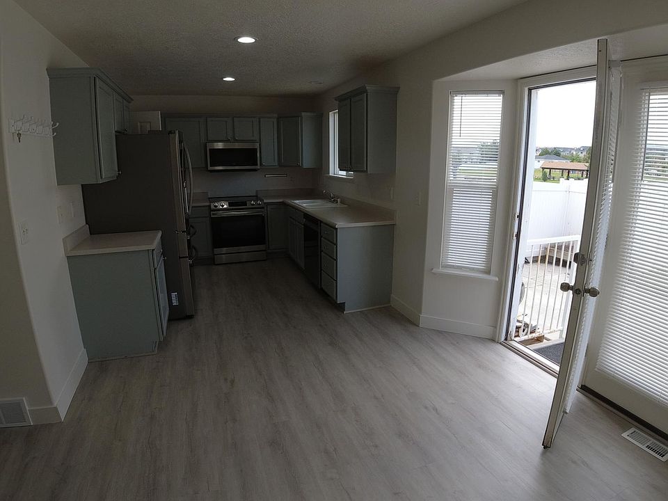 1st image of 3206 W Davencourt Cir
