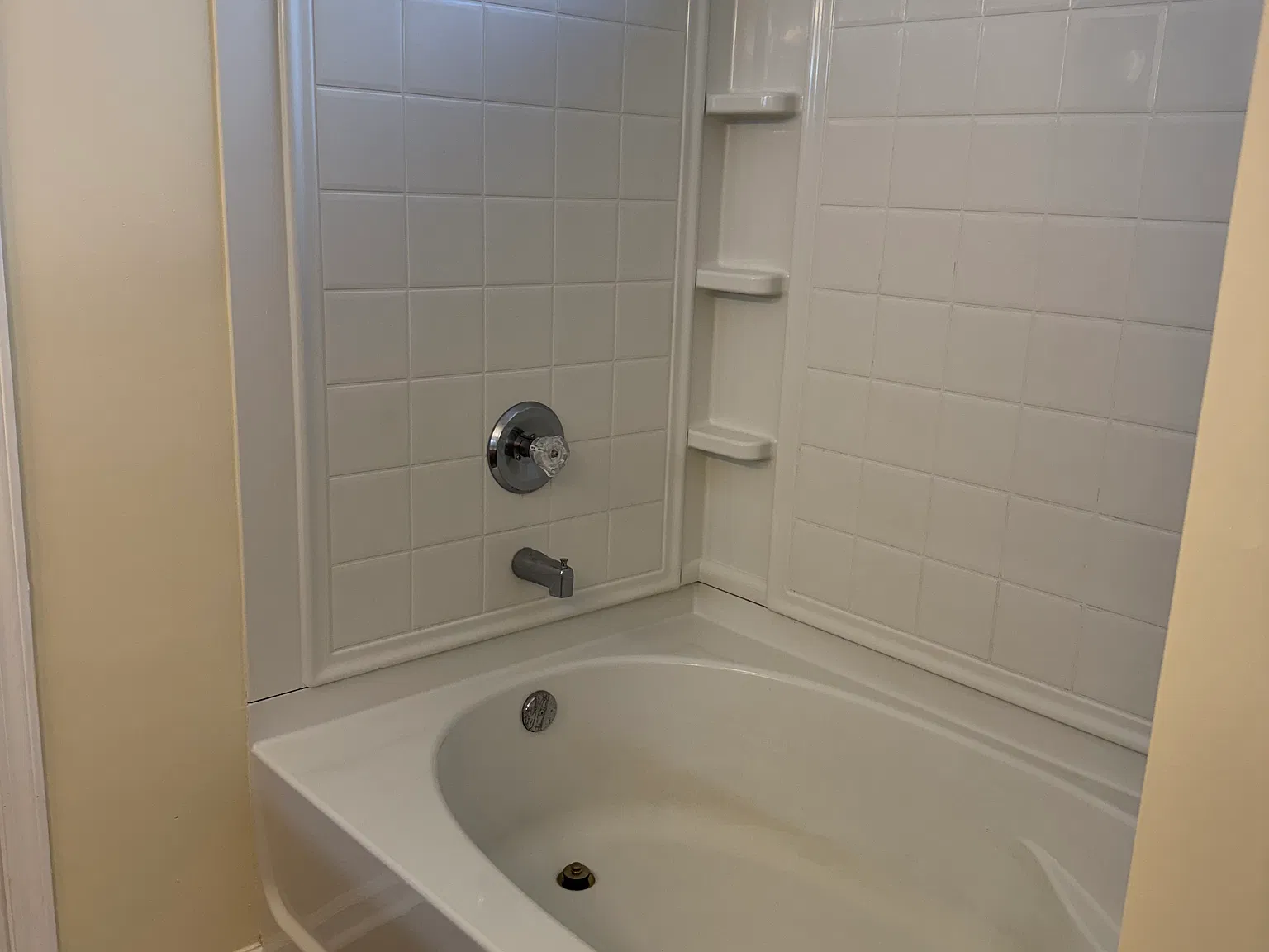 3 bed, 2.5 bath, 2159 sqft, $2,250 — Photo 4