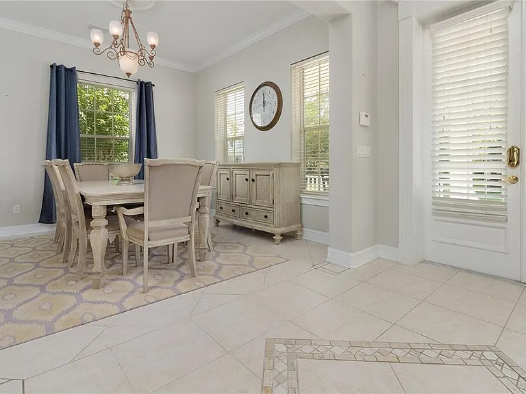 216 Eastpark Dr — Photo 14