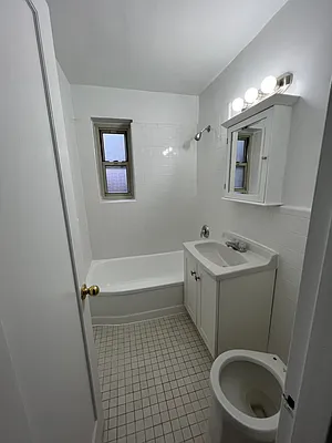 Rented by Queens Apartments Realty LLC | media 20