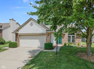 9776 Overcrest Dr, Fishers, IN 46037