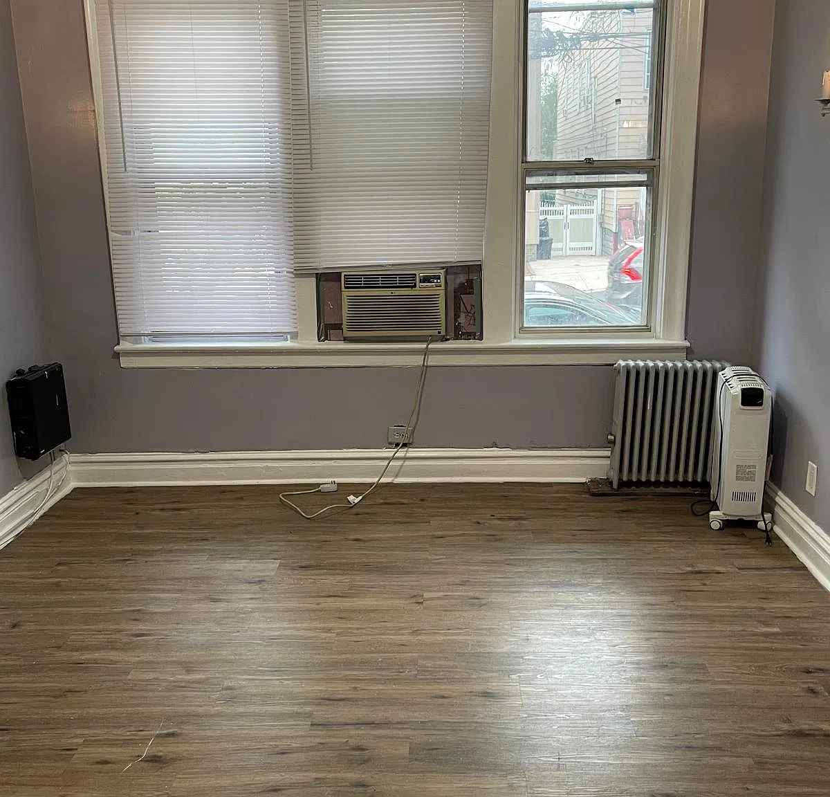 3 bed, 1400 sqft, $2,700 — Photo 2