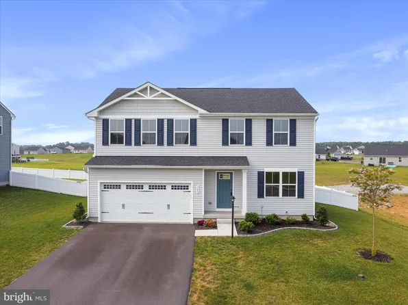 365 Otero Ln, Hedgesville, WV 25427