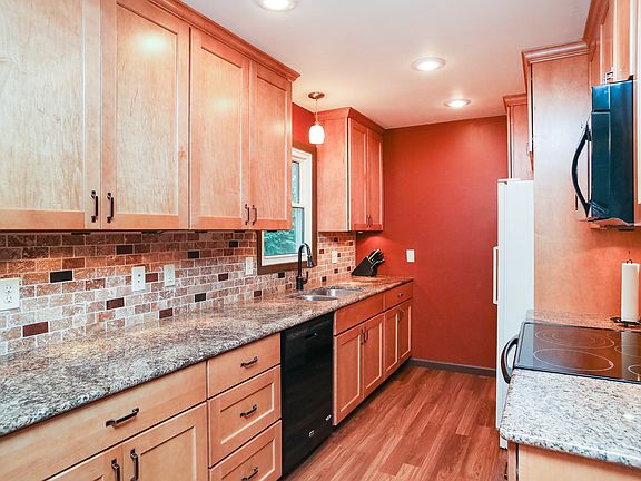 3rd image of 2501 W 139th St