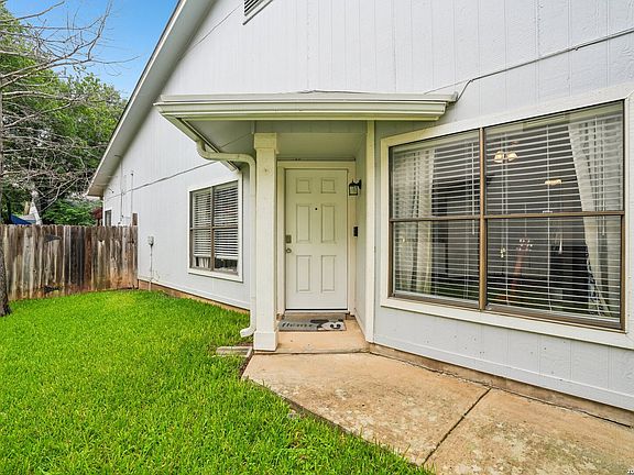 3rd image of 3239 Coral Grove Dr