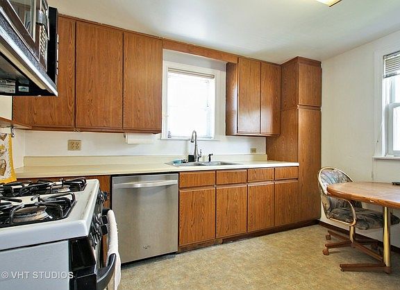 3rd image of 6358 W Cuyler Ave