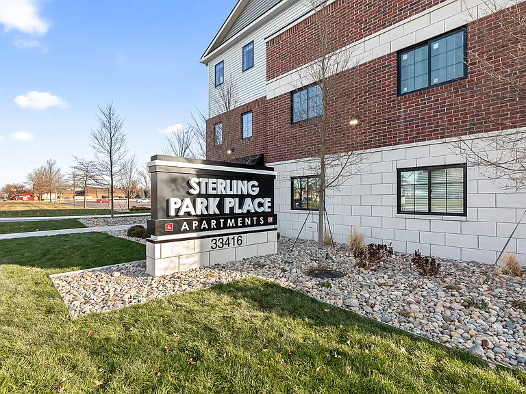 Sterling Park Place Apartments — Photo 27