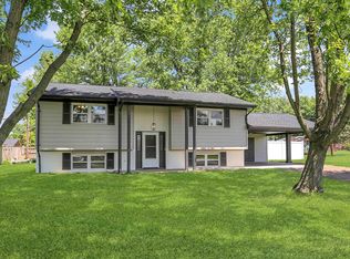 8566 Windsor Dr, Newburgh, IN 47630