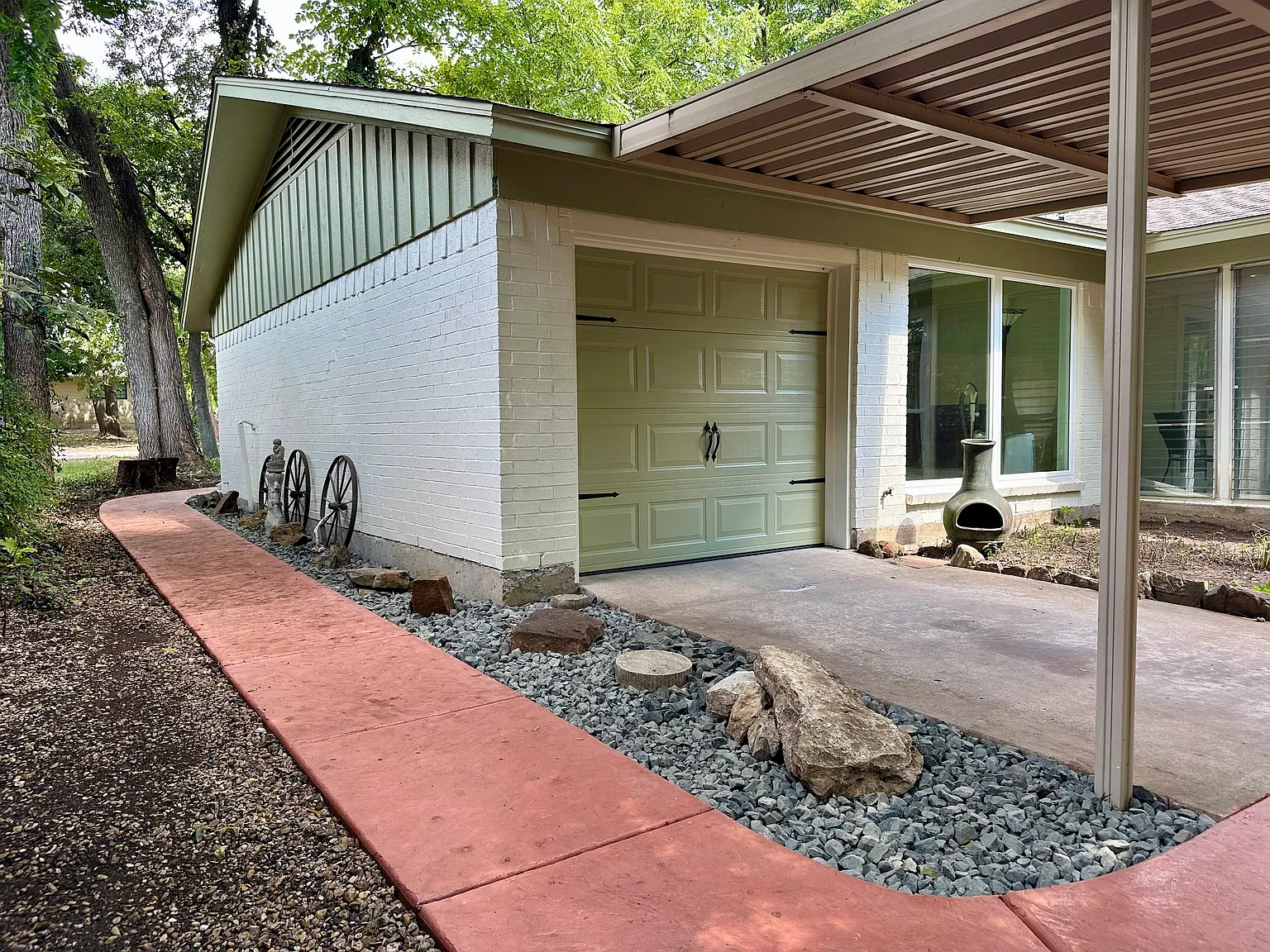 1616 Aldridge Dr — Photo 4