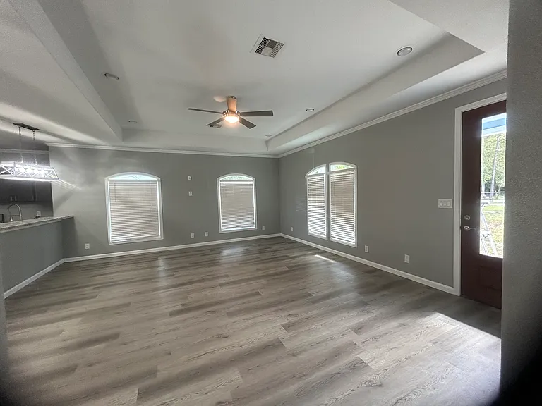 6599 Johnson Ln — Photo 3