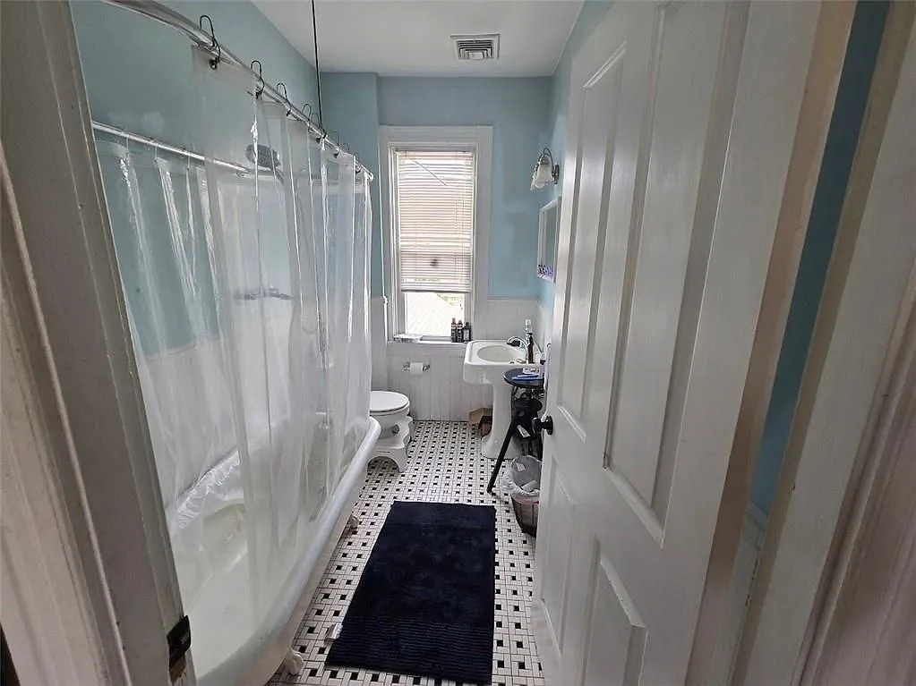 2 bed, 1.0 bath, 975 sqft, $2,100 — Photo 4