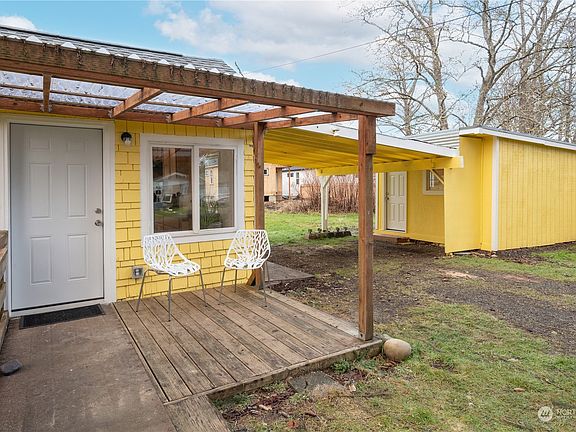 2nd image of 220 W Lovett Street