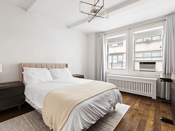 4th image of 321 E 43rd St APT 405