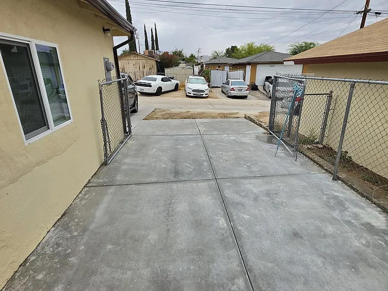 16746 Merrill St #B — Photo 35