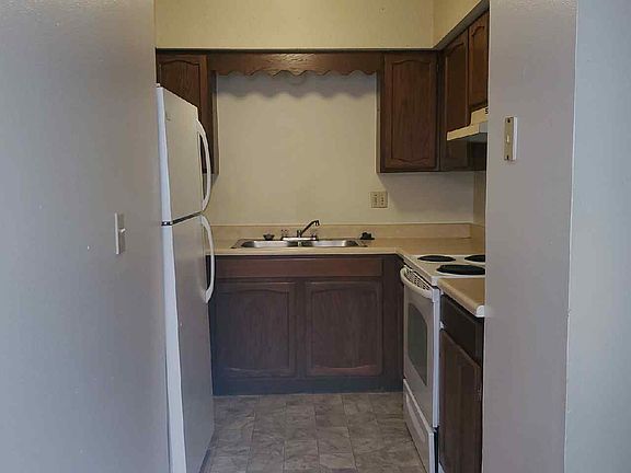 4th image of 700 S Holden St #8