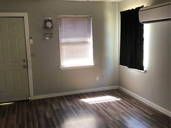 2nd image of 1116 E 11th Pl
