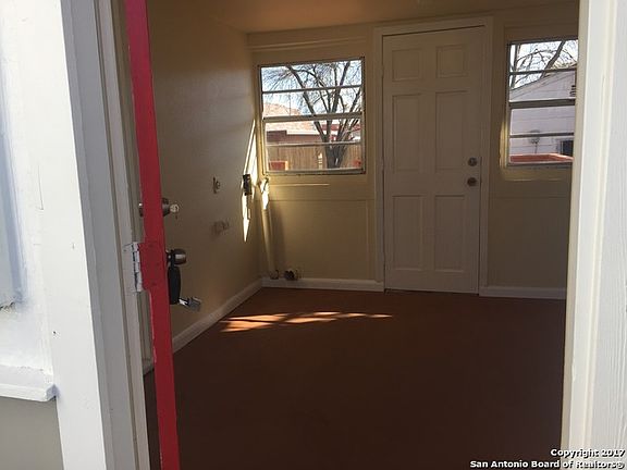 5th image of 208 E Lindbergh Blvd