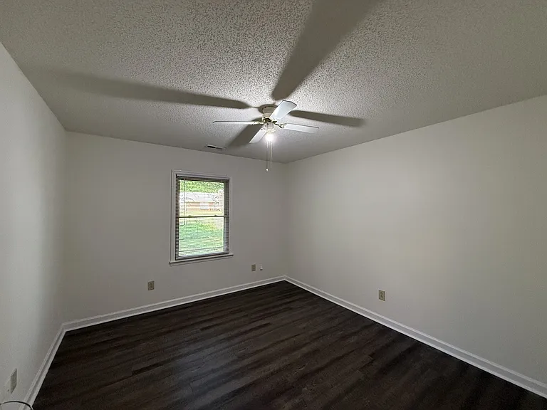 104 Shaverlee Ct — Photo 17