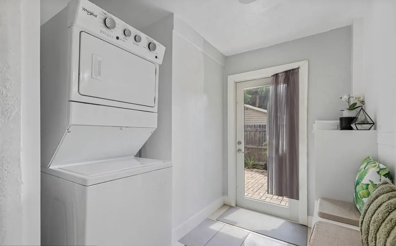 2 bed, 900 sqft, $1,950 — Photo 4