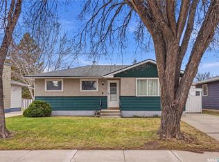 4 Dunning CRESCENT, Saskatoon, SK S7J 2S5