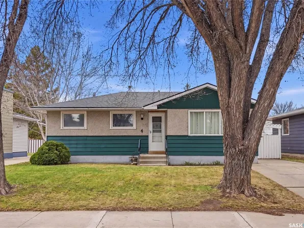 4 Dunning CRESCENT, Saskatoon, SK S7J 2S5