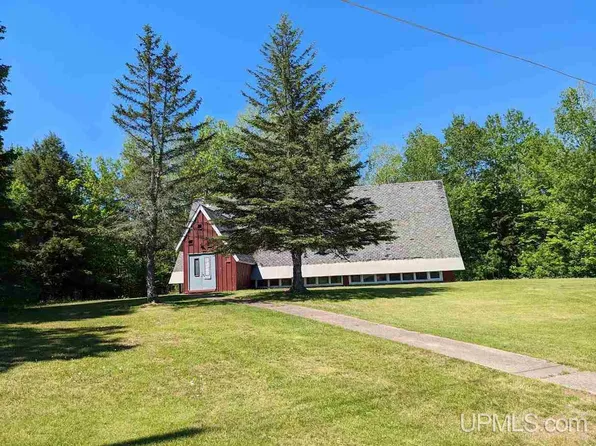 18 Tamarack St, Carp Lake Township, MI 49971