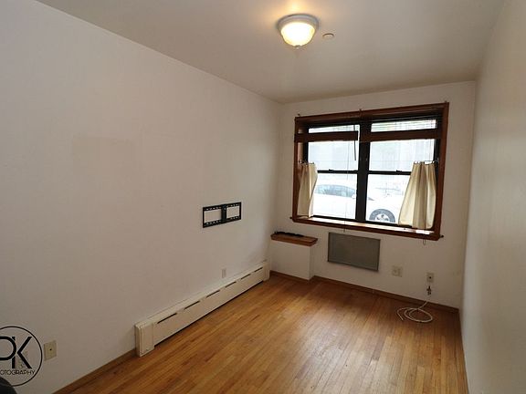 3rd image of 623 Humboldt St #1R