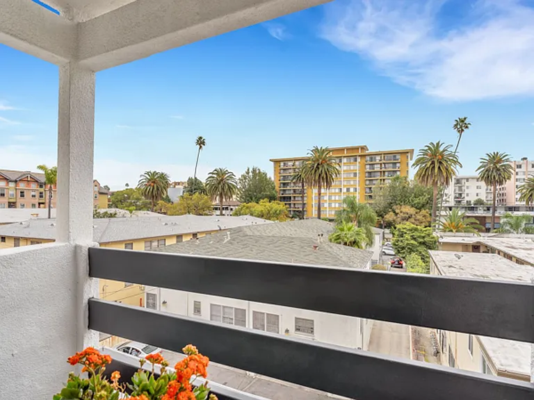 Reno Apartments — Photo 16